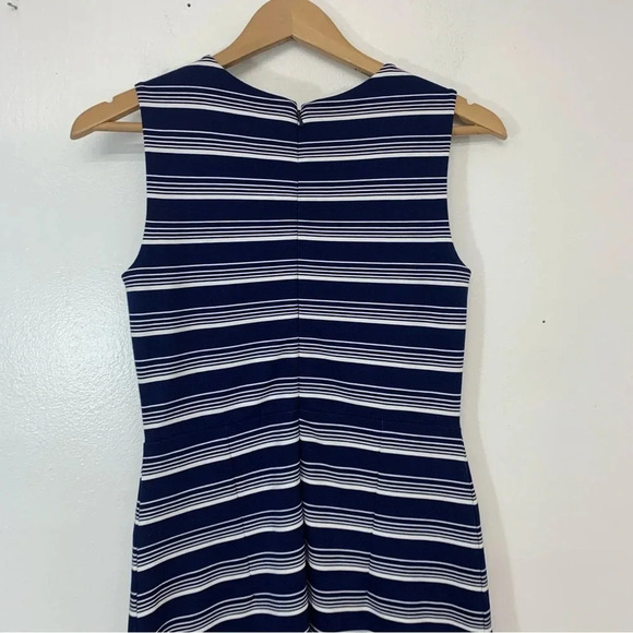 Lands End Dress Size 2 Blue White Stripe  Sleeveless Pockets Stretch Knee Length - Picture 6 of 11